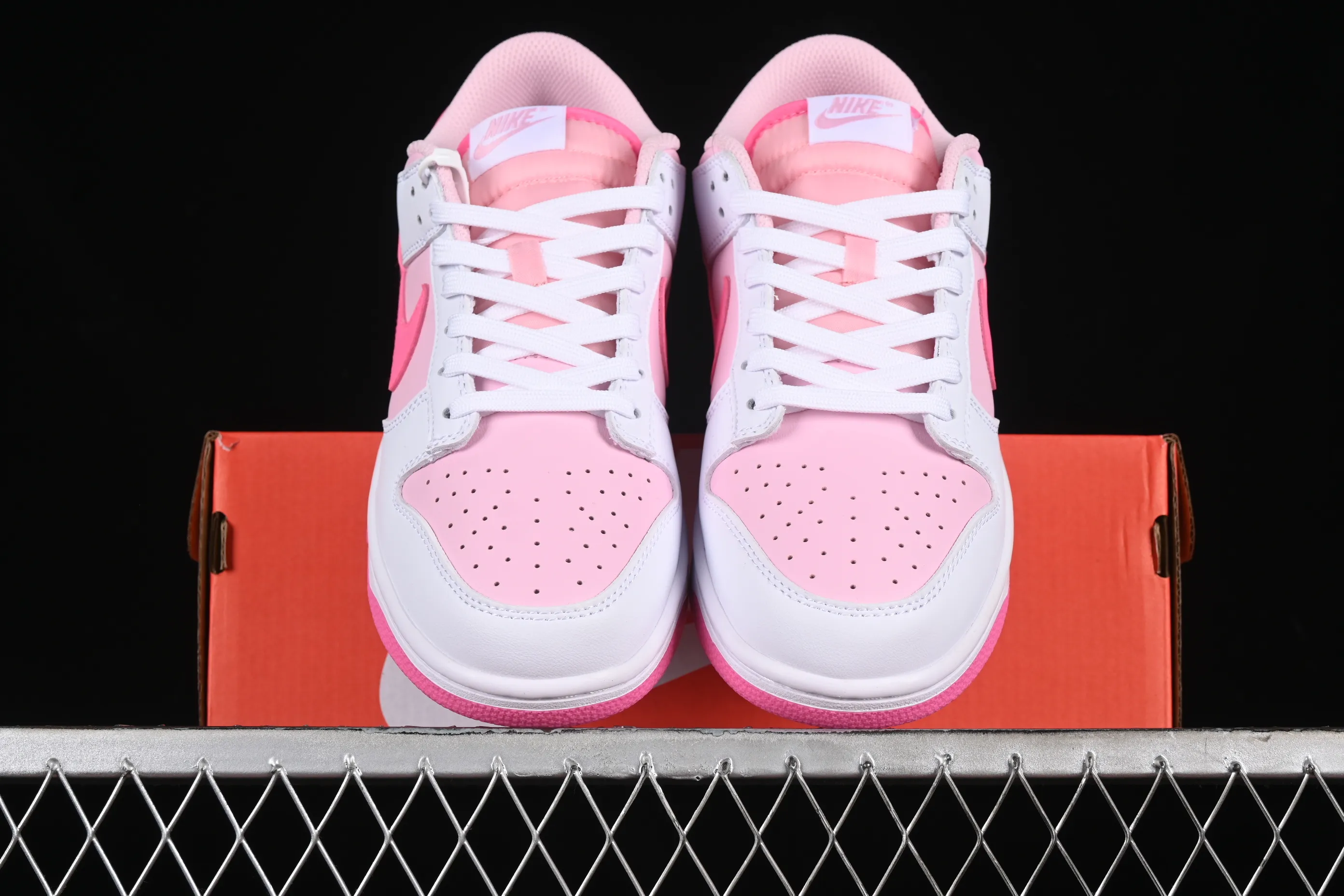 All Categories Nk SB Dunk Series Nk SB Dunk Low Low-top sneakers Nk SB Dunk Low Glacier pink color Low-top casual sports skateboard shoes HQ1181-661
